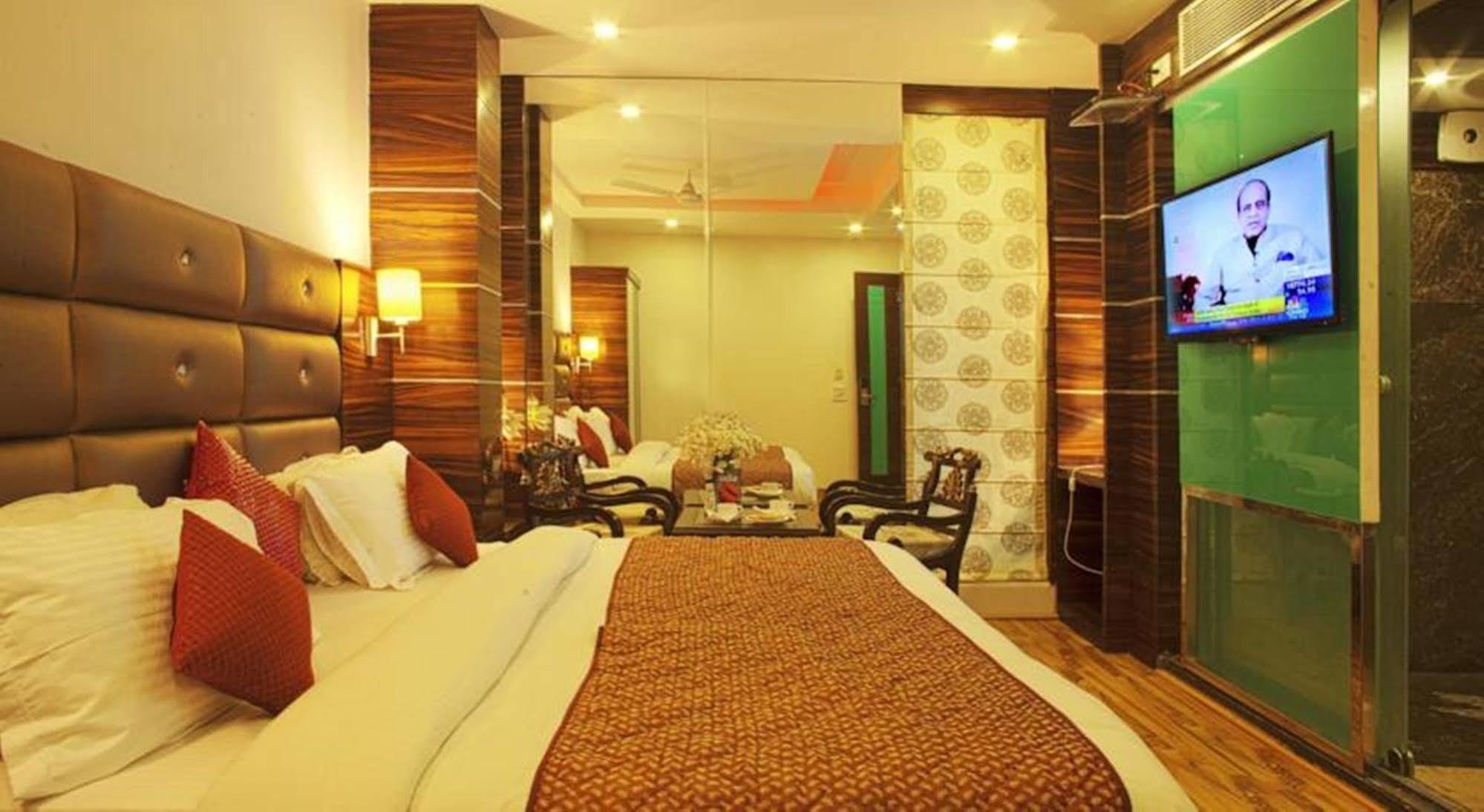 Hotel Delhi 55 -City Center Nueva Delhi Exterior foto